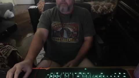 bighugmugg online show from November 17, 2025, 10:04 pm