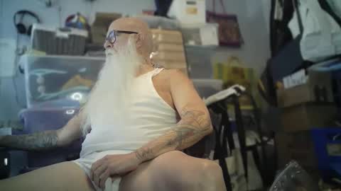 Snapshot of bigjeff01 chatting on December 14, 2025, 6:12 pm bigjeff01 online show from December 14, 2025, 6:12 pm