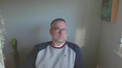 Snapshot of biglegs1234 chatting on November 24, 2025, 9:42 am biglegs1234 online show from November 24, 2025, 9:42 am