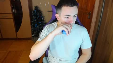 Snapshot of bigmark03 chatting on February 13, 2025, 10:23 am BigMark03 online show from February 13, 2025, 10:23 am