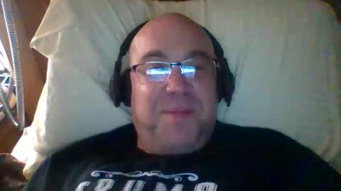 Snapshot of bigmike197167 chatting on April 3, 2026, 6:22 am bigmike197167 online show from April 3, 2026, 6:22 am