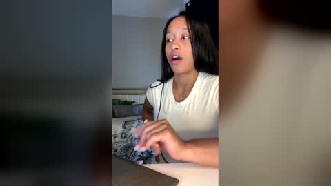 bignaturalmami online show from May 19, 2026, 3:29 pm