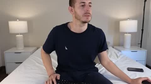 Snapshot of bigonehott chatting on March 5, 2025, 7:38 pm       online show from March 5, 2025, 7:38 pm