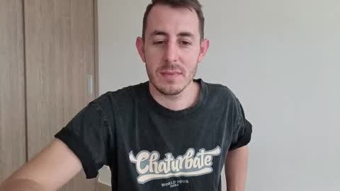 Snapshot of bigonehott chatting on October 18, 2025, 7:25 pm       online show from October 18, 2025, 7:25 pm