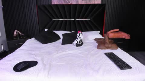 Zayra online show from November 30, 2025, 8:18 am