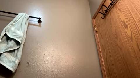 bigskinnyboyshh online show from February 3, 2026, 2:32 am