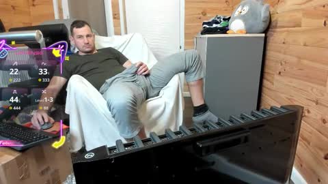 Snapshot of bigsshark chatting on December 14, 2025, 10:20 am bigsshark online show from December 14, 2025, 10:20 am