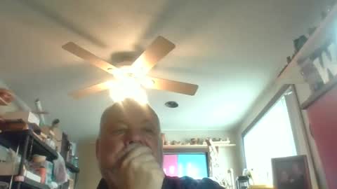 Snapshot of bigthump9999 chatting on February 21, 2026, 2:40 pm bigthump9999 online show from February 21, 2026, 2:40 pm