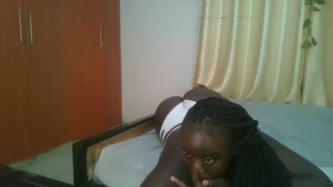 Snapshot of bigtits_baddie chatting on December 16, 2025, 1:54 am bigtits_baddie online show from December 16, 2025, 1:54 am