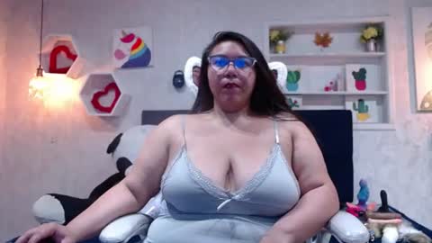 Snapshot of bigtitslaurenriver chatting on July 8, 2026, 12:09 pm bigtitslaurenriver online show from July 8, 2026, 12:09 pm