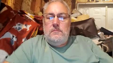 Snapshot of biguy121971 chatting on October 5, 2025, 5:17 am Biguy52 online show from October 5, 2025, 5:17 am