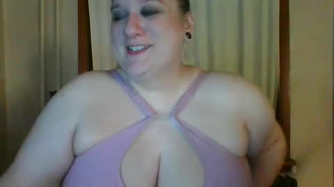 Snapshot of bigwheeliestyle chatting on November 14, 2025, 4:33 am Lady of the WHEEL online show from November 14, 2025, 4:33 am