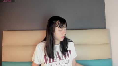 bilie__eilish online show from April 16, 2026, 12:17 pm