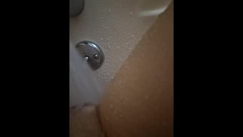 billy142446 online show from April 22, 2026, 10:11 pm