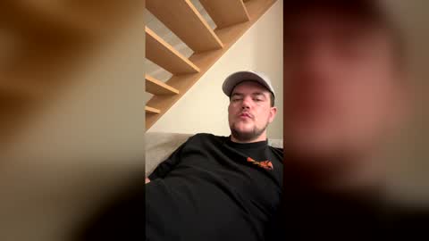 Snapshot of bingeling123 chatting on March 1, 2026, 8:00 pm bingeling123 online show from March 1, 2026, 8:00 pm