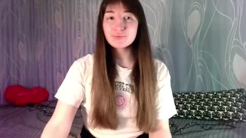 birdie_kiss online show from May 18, 2026, 1:28 pm