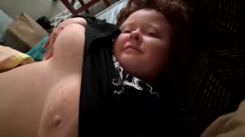 Snapshot of birdobihhh chatting on October 30, 2025, 2:18 pm birdobihhh online show from October 30, 2025, 2:18 pm