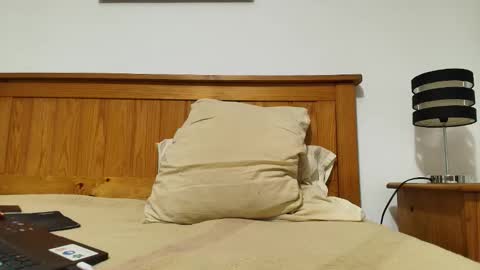 bisexualversat1 online show from November 9, 2025, 7:12 pm