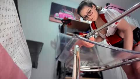 bisex woman online show from February 23, 2025, 12:08 am