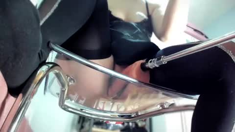 bisex woman online show from February 23, 2025, 9:16 pm