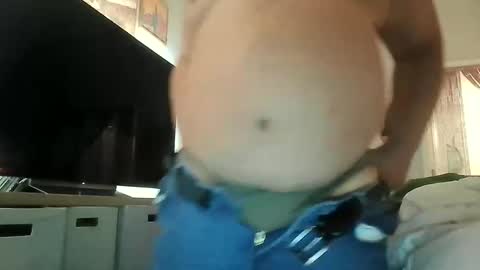 Snapshot of bisfurbear chatting on February 5, 2026, 11:20 pm bisfurbear online show from February 5, 2026, 11:20 pm