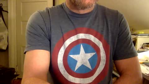 Snapshot of bisonbar chatting on November 17, 2025, 10:48 pm BisonBar online show from November 17, 2025, 10:48 pm