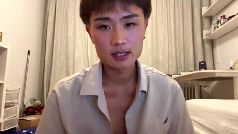 Snapshot of bitchie_bitch chatting on May 22, 2026, 10:37 pm Lou online show from May 22, 2026, 10:37 pm