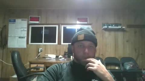 bjhancock_28 online show from November 25, 2025, 9:37 pm