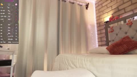 Snapshot of bl_cos chatting on November 4, 2025, 5:28 am Biel online show from November 4, 2025, 5:28 am