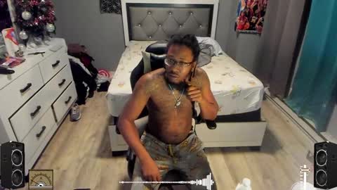 Plant Base Streamers From Pennsylvania online show from December 15, 2024, 10:47 pm