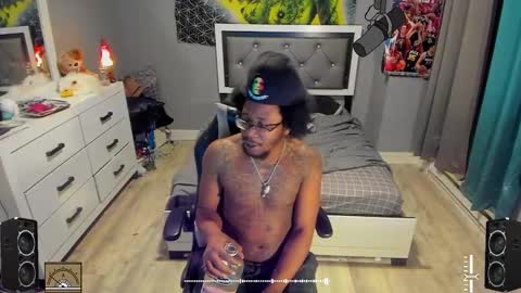 Plant Base Streamers From Pennsylvania online show from February 8, 2025, 11:24 pm