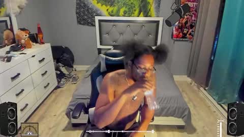 Plant Base Streamers From Pennsylvania online show from March 5, 2025, 12:27 am