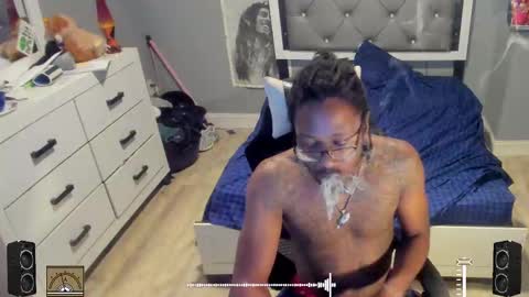 Plant Base Streamers From Pennsylvania online show from September 8, 2025, 11:37 pm