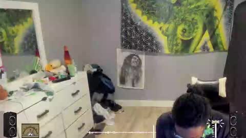 Plant Base Streamers From Pennsylvania online show from October 3, 2025, 11:13 pm