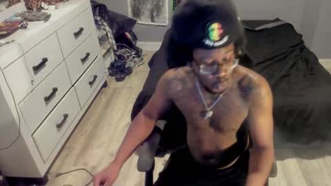 Plant Base Streamers From Pennsylvania online show from December 5, 2025, 12:30 am