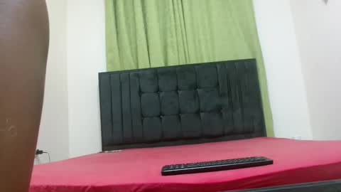 Snapshot of black_beautyxxx chatting on March 1, 2026, 7:05 pm black_beautyxxx online show from March 1, 2026, 7:05 pm