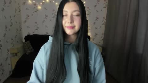 Snapshot of black_berry_bla_ck chatting on September 21, 2025, 10:06 am black_berry_bla_ck online show from September 21, 2025, 10:06 am