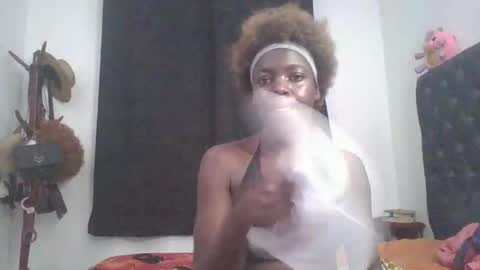 Snapshot of black_cinderella1 chatting on October 27, 2025, 3:16 pm black_cinderella1 online show from October 27, 2025, 3:16 pm