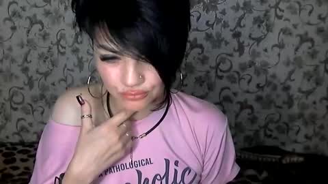 black_hot_01 online show from November 23, 2025, 2:33 am