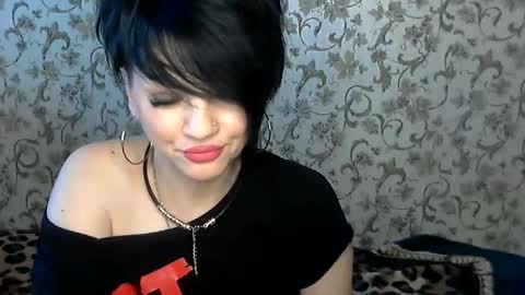 black_hot_01 online show from November 25, 2025, 6:57 am