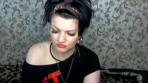 black_hot_01 online show from November 28, 2025, 8:17 am