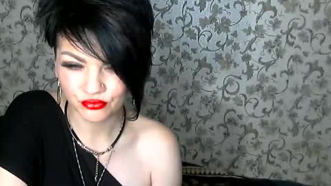 black_hot_01 online show from December 18, 2025, 5:35 am