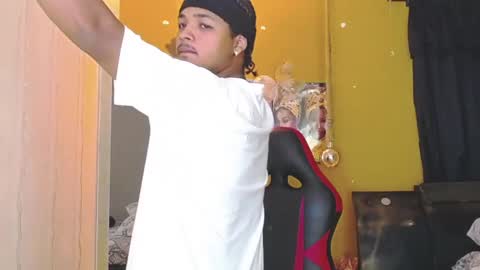 black_king_241 online show from January 26, 2025, 2:24 am