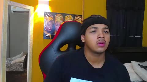 black_king_241 online show from February 15, 2025, 2:33 pm