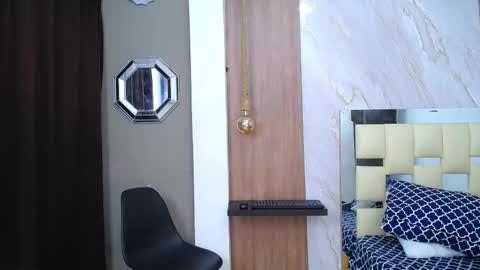 black_king_241 online show from November 11, 2025, 3:17 am