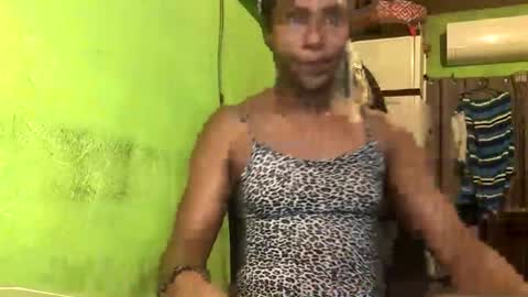 Crystal online show from November 19, 2025, 3:06 am