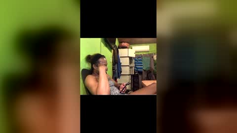 Crystal online show from December 22, 2025, 6:38 pm