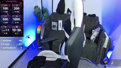 Snapshot of blackberry_s chatting on February 19, 2025, 11:14 pm Sophie online show from February 19, 2025, 11:14 pm