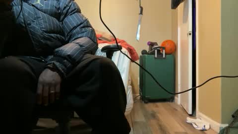 Snapshot of blackjag107 chatting on December 18, 2025, 5:13 am blackjag107 online show from December 18, 2025, 5:13 am