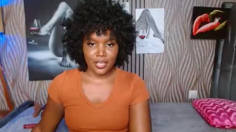 Snapshot of blackmellanin_ chatting on April 24, 2026, 10:18 am Smiley sylivia online show from April 24, 2026, 10:18 am